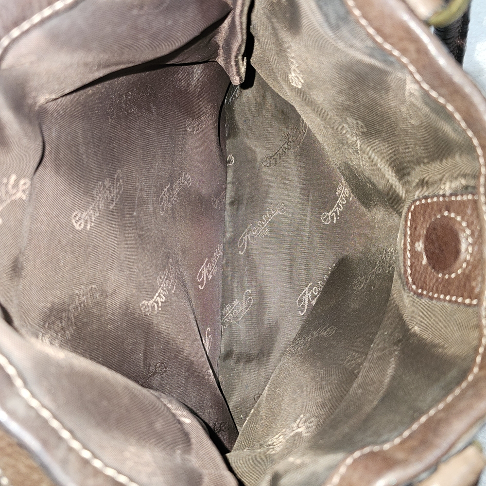 Elegant Brown Leather Handbag - Picture 12 of 16